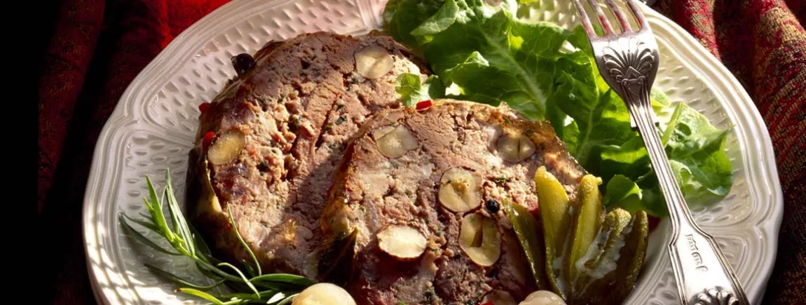 Terrine de sanglier aux noisettes