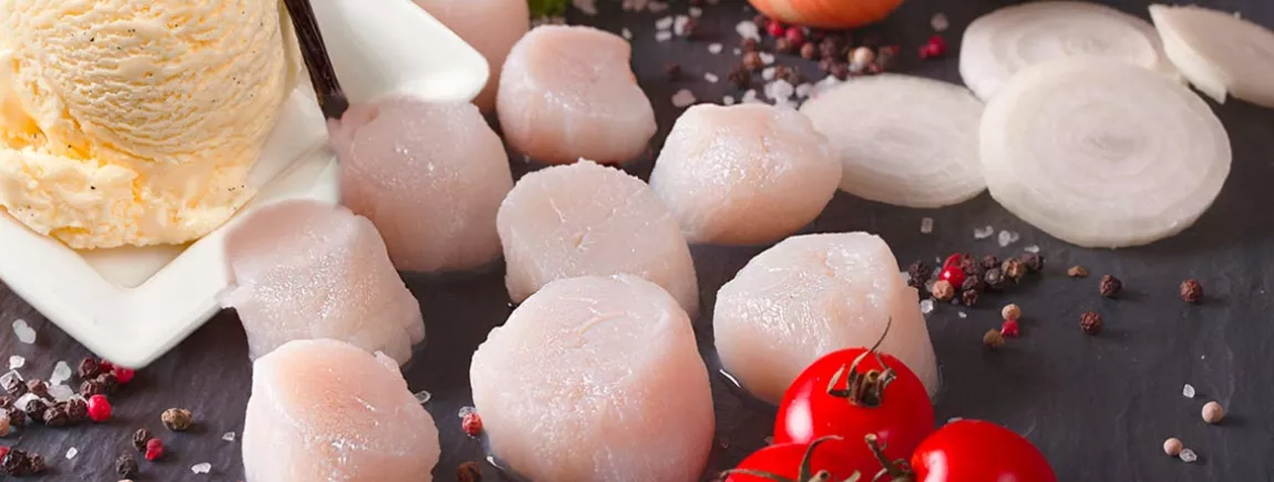 Saint-Jacques poêlées aux tomates confites et glace Vanille avec Carte d’Or® Saint-Jacques poêlées aux tomates confites et glace Vanille avec Carte d’Or®