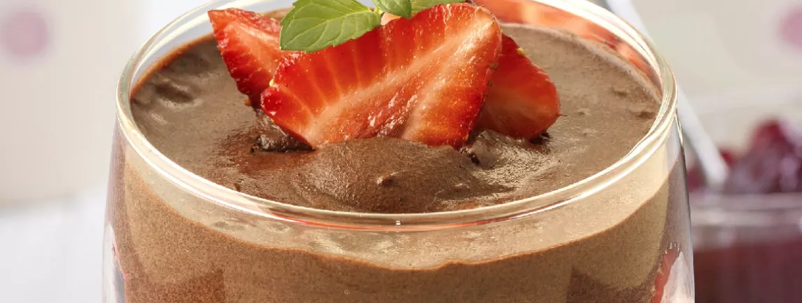 Mini cheesecake choco-fraise façon charlotte avec Philadelphia ® Milka ® goût noisette Mini cheesecake choco-fraise façon charlotte avec Philadelphia® Milka® goût noisette
