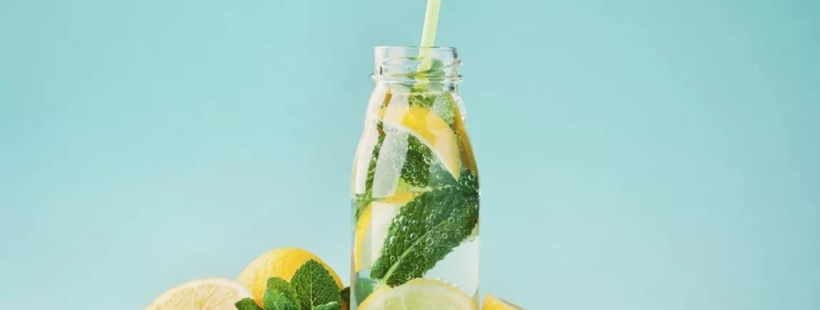 Refroidir une boisson avec... de l’essuie-tout ! Une boisson fraîche à base de citron