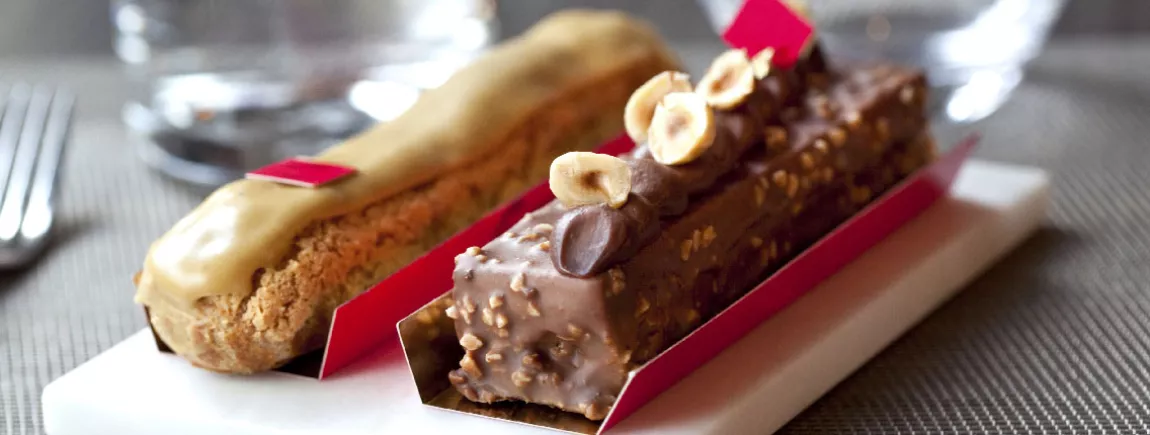 eclair chocolat cafe