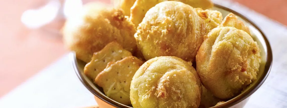 Gougères aux Crackers Monaco à l'Emmental de Belin® Gougères au Crackers Monaco à l'Emmental de Belin®