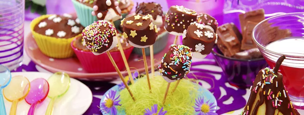 Brochettes de Guimauves en habit de chocolat Brochettes de guimauves en habit de chocolat