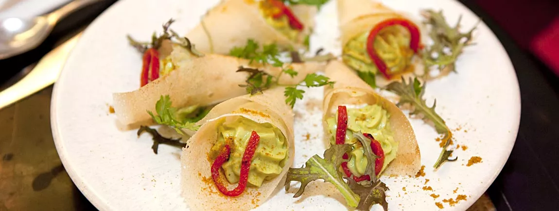 Cornets croustillants avocat et crabe au curry Cornets croustillants avocat et crabe au curry