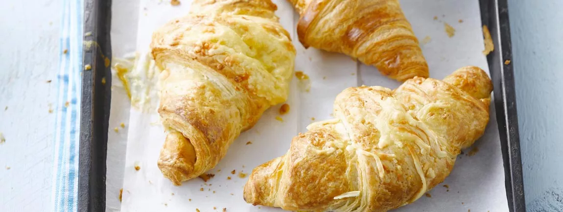 Croissants salés: ultra facile et avec seulement 3 ingrédients ! Croissants au comté et moutarde avec Amora ®