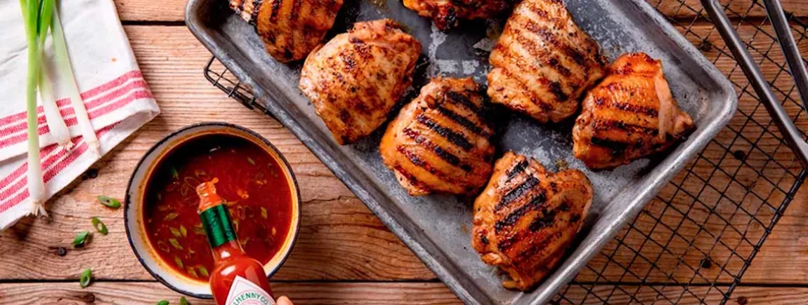 Poulet BBQ mariné à la sauce soja et Sauce TABASCO® Recette Poulet BBQ épicé mariné sauce soja sauce TABASCO®