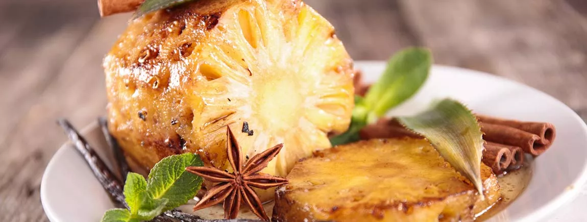 Ananas rôti à la vanille et verveine Ananas rôti à la vanille et verveine