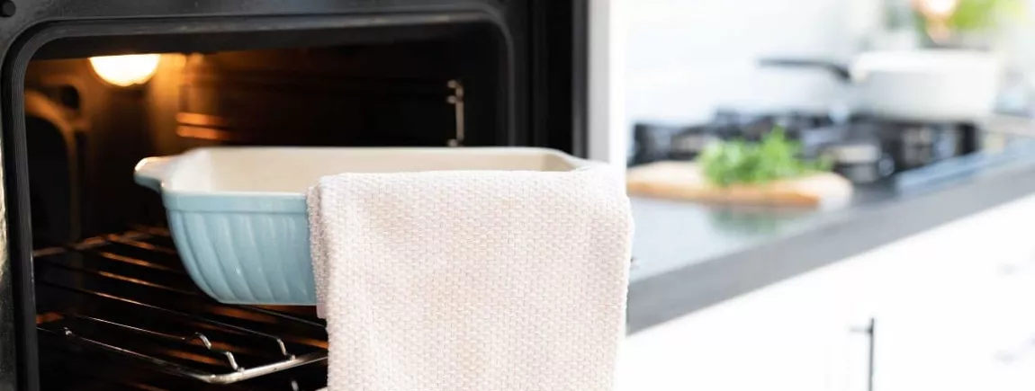 Comment nettoyer un four à catalyse ? Four catalyse plat cuisine nettoyage facile