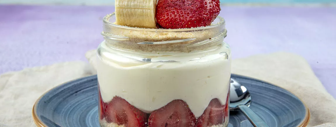 Dessert Granola®, fraise et coulis de framboise Granoléolé