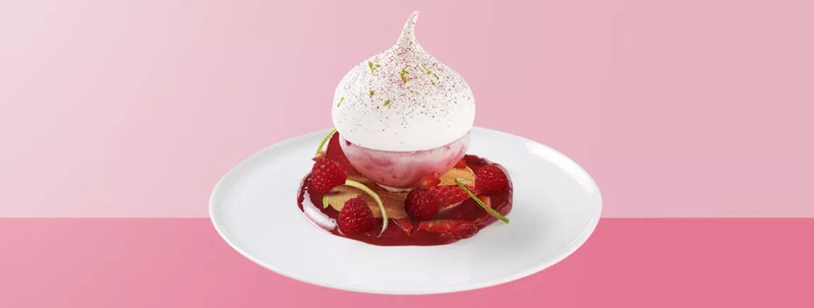 La Goutte de Meringue et son Sorbet Plein Fruit Framboise Un dessert glacé avec du sorbet à la framboise