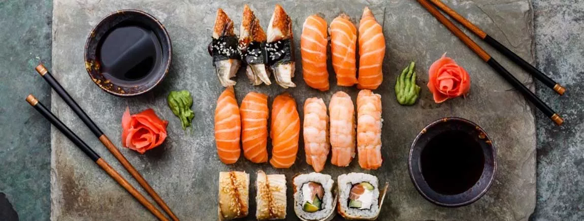 Le guide des sushis Un plateau de sushis