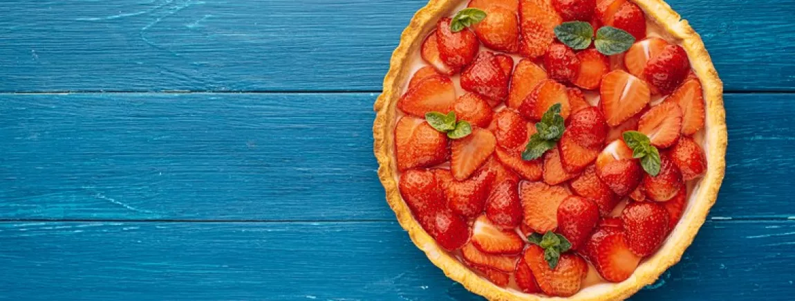 Une tarte aux fraises et à la menthe