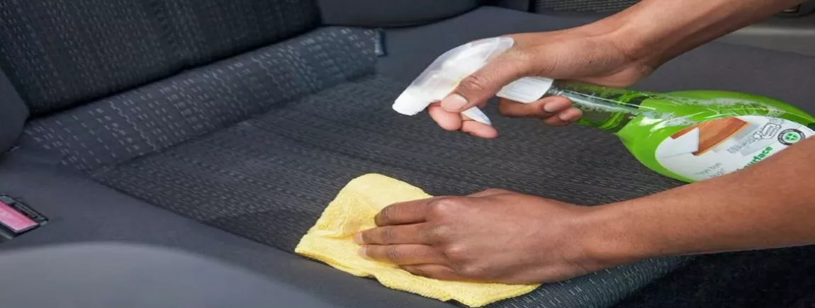 30 minutes pour rafraîchir l’intérieur d’une voiture Nettoyage avec Spray des sièges de voiture