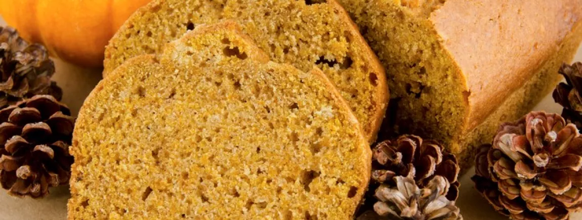 Un pumpkin bread tranché