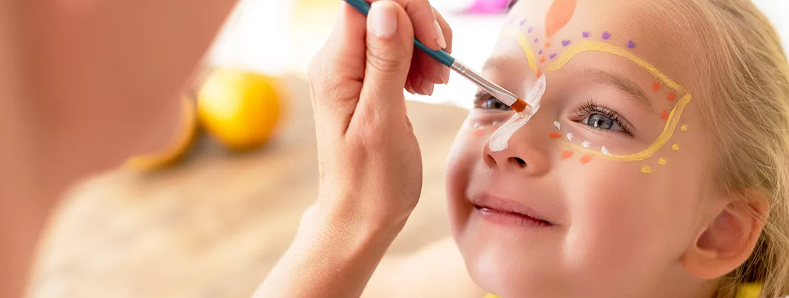 Du maquillage pour enfant pour un carnaval