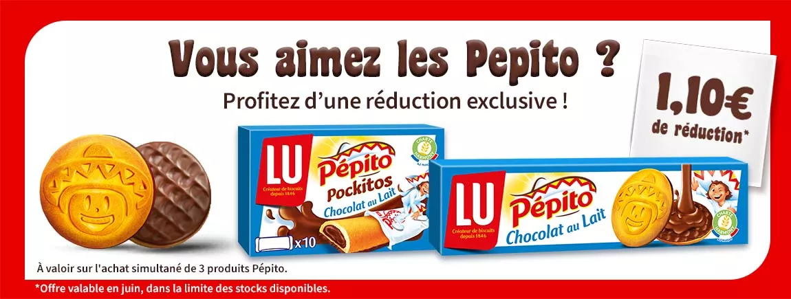 Des packs de Pépito sur un fond blanc avec des biscuits nus
