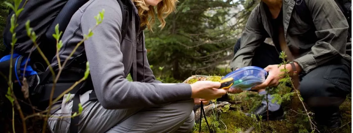 Une femme en balade avec un GPS