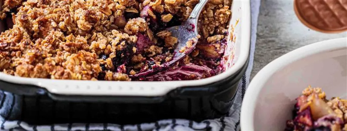 Crumble aux pommes, mûres et Granola