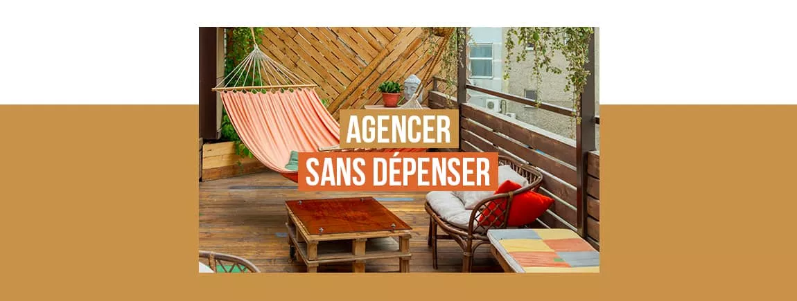 Un balcon avec un salon d’extérieur