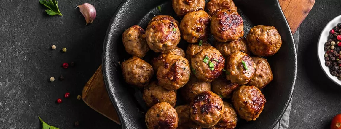 Boulettes de viande croustillantes Tuc Boulettes de viandes dans un plat