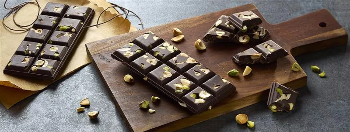 Tablette maison au chocolat noir & fruits secs torréfiés avec Côte d'Or®