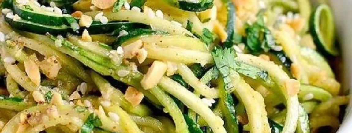 Spaghetti de courgette au cury