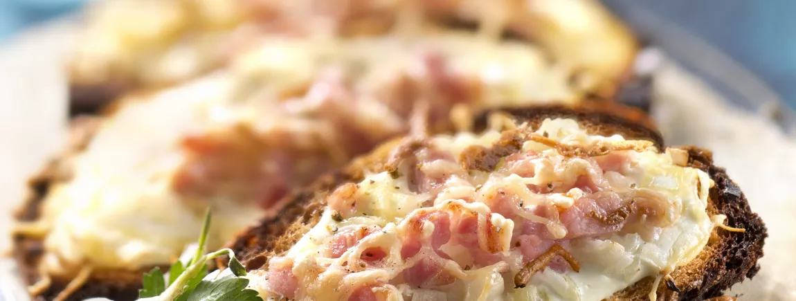 Tartines à l'alsacienne avec Pelletier® Tartines à l'alsacienne avec Pelletier®