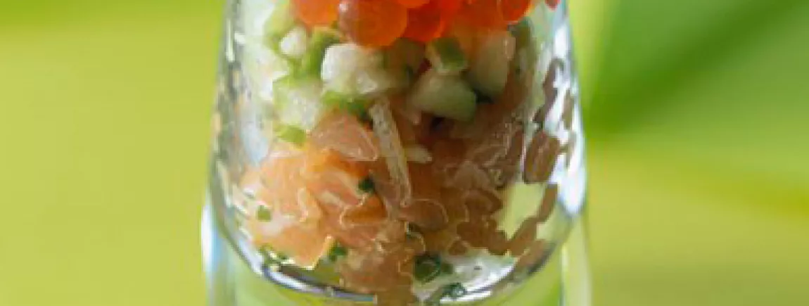 Verrine apéritive de saumon concombre Verrine apéritive de saumon concombre