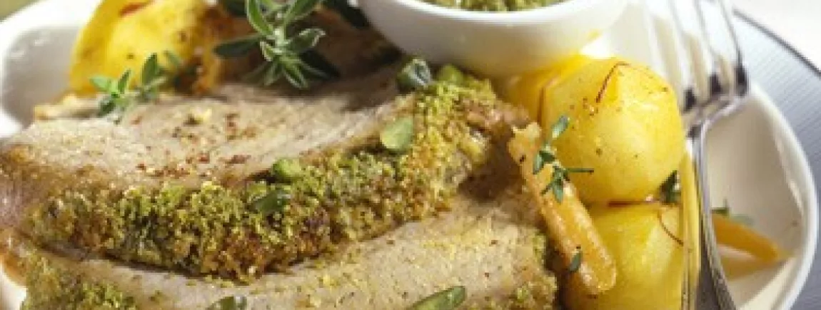 Carré de veau rôti, persillade à la moutarde Amora® Carré de veau rôti, persillade à la moutarde amora