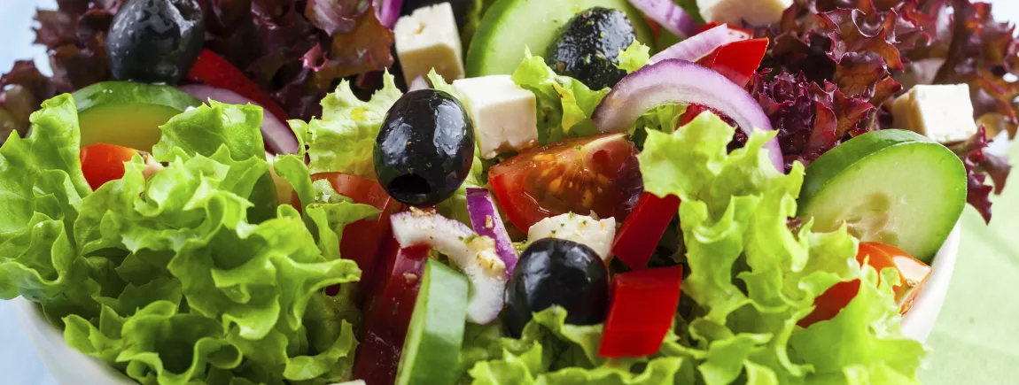 Salade de tomate, concombre et oignons