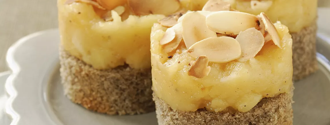 Petits gâteaux au blé noir, pommes caramélisées