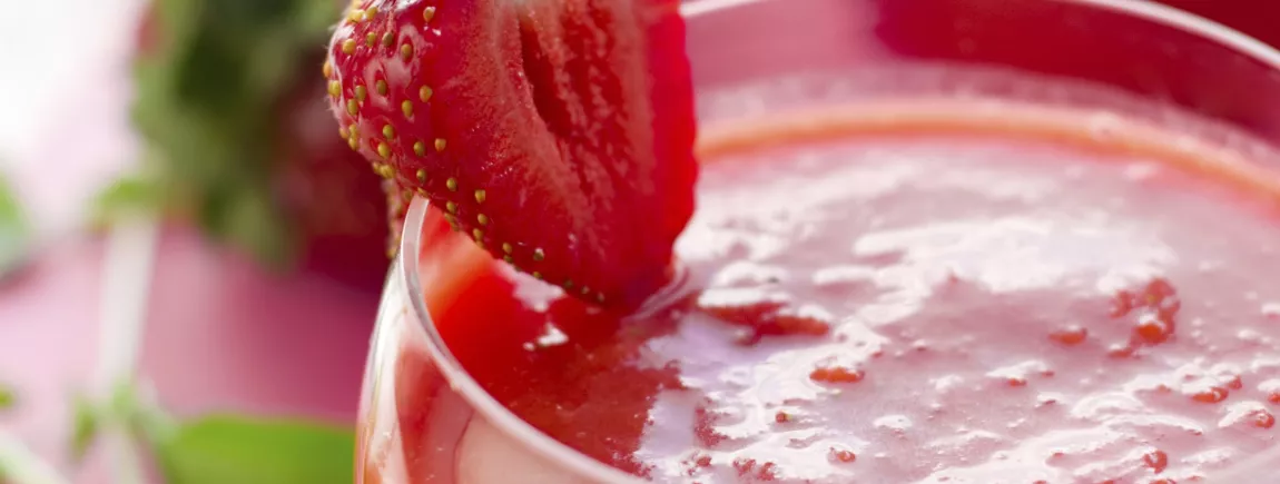 Soupe de fraises à l'orange et ses petits sablés avec Fruit d'Or ProActiv ®