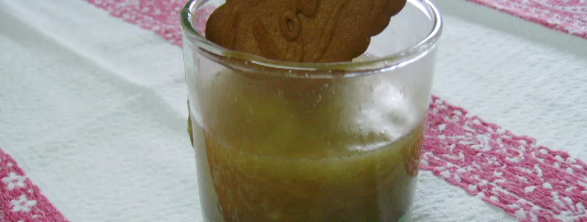 VERRINE A LA RHUBARBE -BANANE ET BASTOGNE® VERRINE A LA RHUBARBE -BANANE ET BASTOGNE®