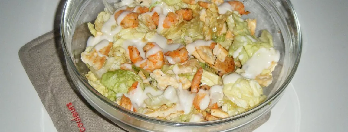 Salade Amora® Caesar aux crevettes et Tuc® saveur Sésame Salade Amora® Caesar aux crevettes et Tuc® saveur Sésame