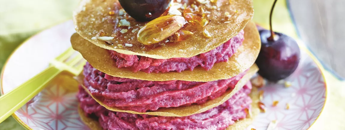 Millefeuille cerise et éclats de nougatine Millefeuille cerise et éclats de nougatine