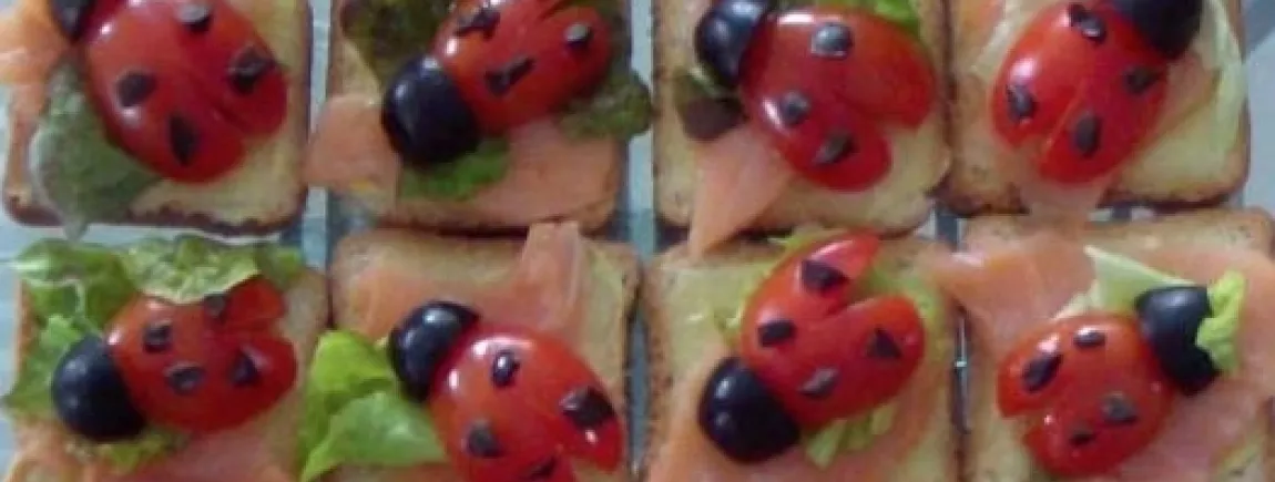 Toasts saumon coccinelles Toasts saumon coccinelles