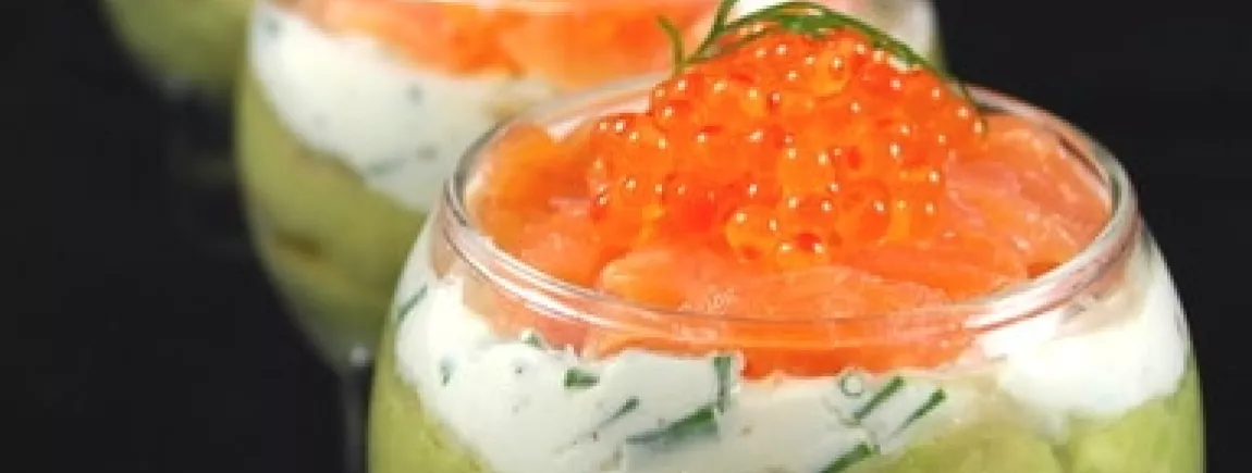 Verrine avocat-truite fumée Verrine avocat-truite fumée