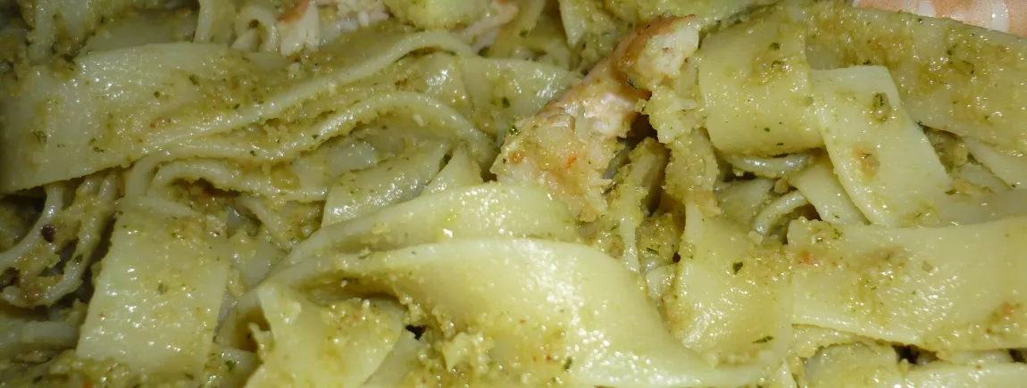 TAGLIATELLES AUX CREVETTES ET PESTO D'AMANDES TAGLIATELLES AUX CREVETTES ET PESTO D'AMANDES