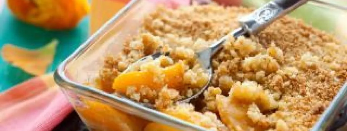 Crumble de pêches et abricots au chocolat et petits-beurres®